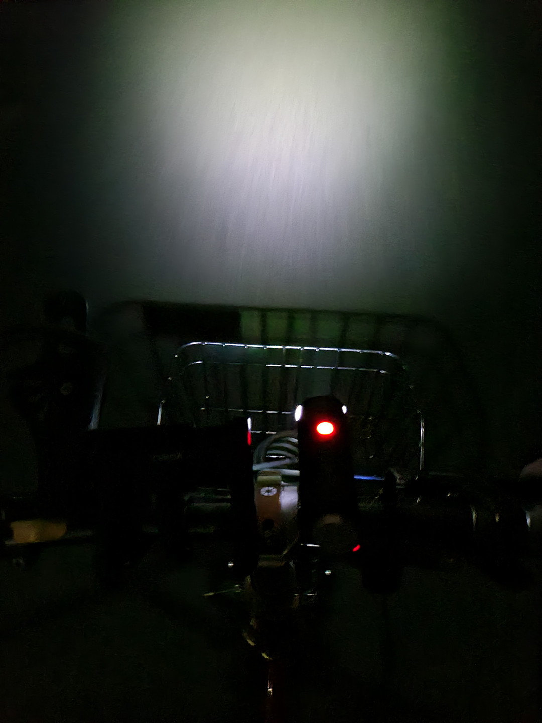 給電中